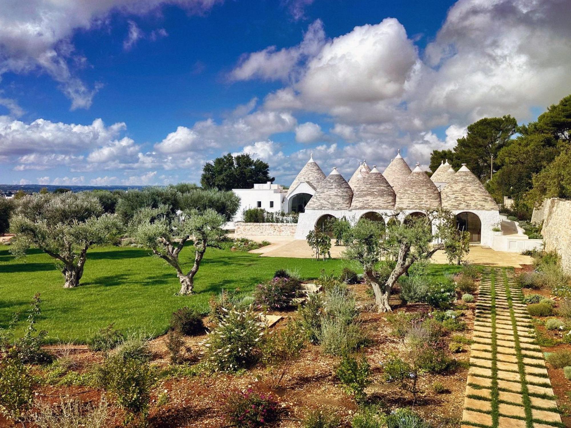 Trulli Damari Resort *
